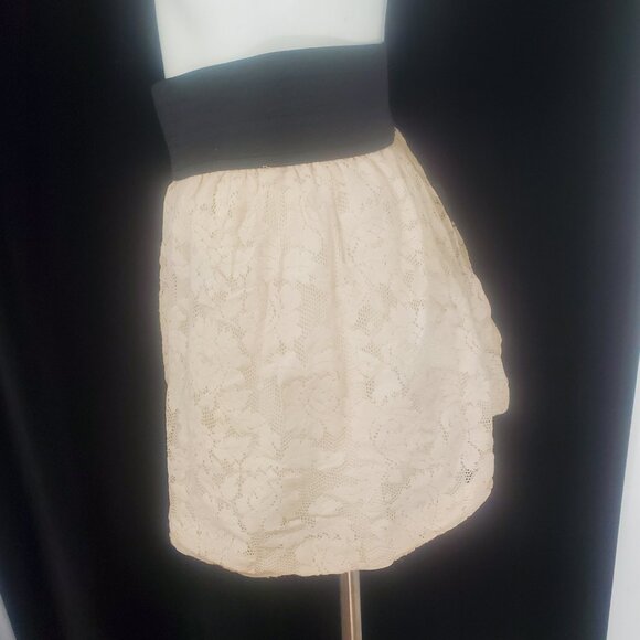 Steve Madden size Small Full Zip Full Lined Peach Lace Mini Skirt Elastic Waist - Picture 7 of 14